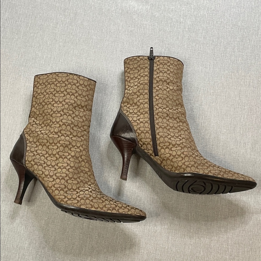 Coach Signature Jeri Tan Brown Canvas and Leather Heeled Boots Size 7.5 - Picture 6 of 15